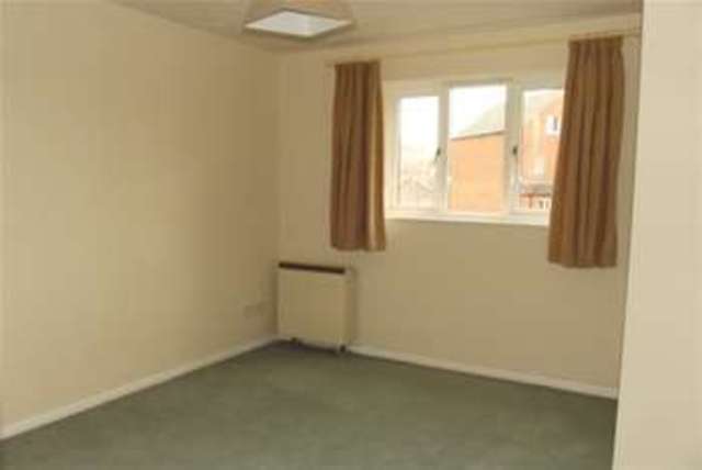  Image of 2 bedroom Flat to rent in Mortimers Quay Evesham WR11 at Evesham, WR11 3AS
