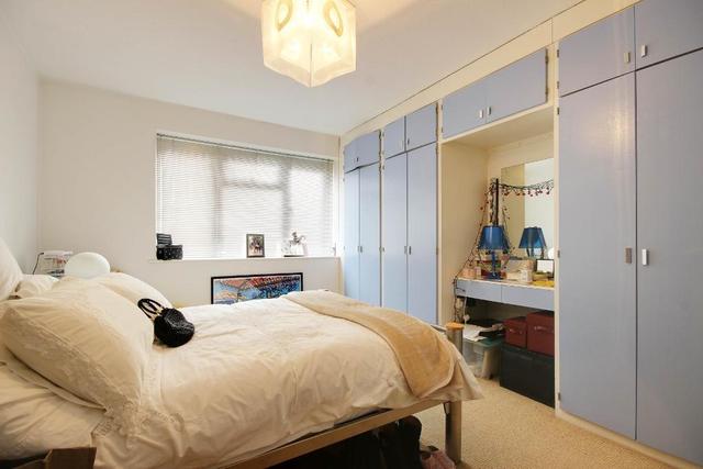  Image of 2 bedroom Flat to rent in Green Lawns Moss Hall Grove London N12 at North Finchley  London, N12 8PA