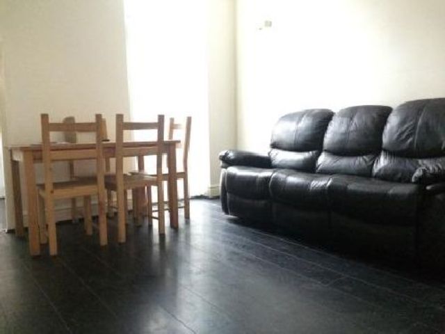  Image of 5 bedroom House Share to rent in Mostyn Road Edgbaston Birmingham B16 at Edgbaston West Midlands Edgbaston, B16 9DU
