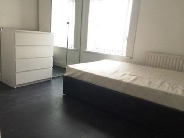  Image of 5 bedroom House Share to rent in Mostyn Road Edgbaston Birmingham B16 at Edgbaston West Midlands Edgbaston, B16 9DU