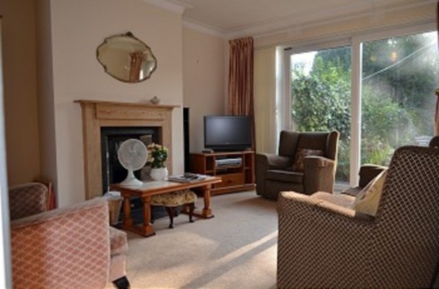  Image of 2 bedroom Detached house to rent in Mount Close Cockfosters Barnet EN4 at Mount Close  Cockfosters, EN4 0AG