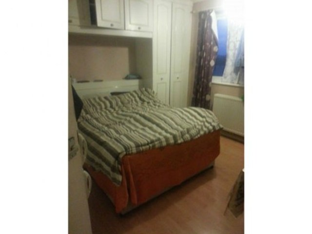  Image of 3 bedroom Flat to rent in Mount Pleasant Ilford Lane Ilford IG1 at MOUNT PLEASANT  ILFORD, IG1 2SG
