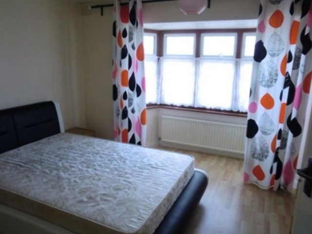  Image of 3 bedroom Terraced house to rent in Mulberry Court Barking IG11 at MULBERRY COURT  BARKING, IG11 9LQ