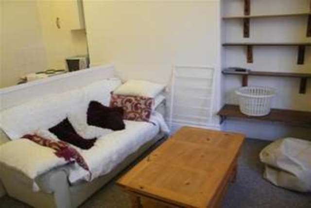 Image of 1 bedroom Flat to rent in Connaught Avenue Mutley Plymouth PL4 at Plymouth, PL4 7BY