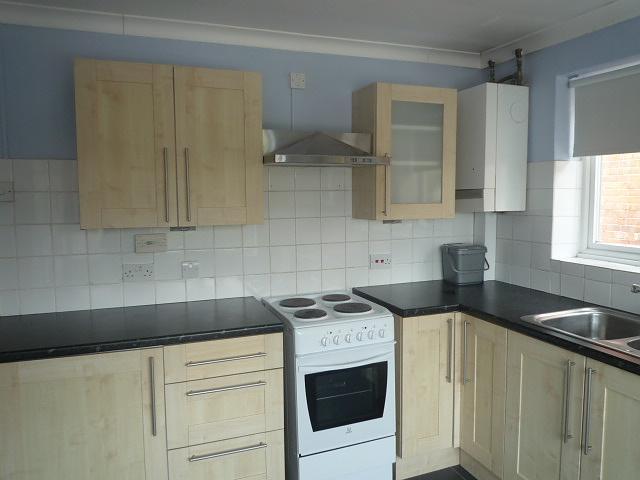  Image of 2 bedroom Flat to rent in Mytchett Road Mytchett Camberley GU16 at Mytchett, GU16 6ES