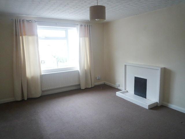  Image of 2 bedroom Flat to rent in Mytchett Road Mytchett Camberley GU16 at Mytchett, GU16 6ES