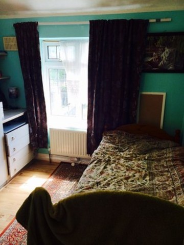  Image of 3 bedroom Terraced house to rent in Neasham Road Becontree Dagenham RM8 at NEASHAM ROAD  BECONTREE, RM8 2LT