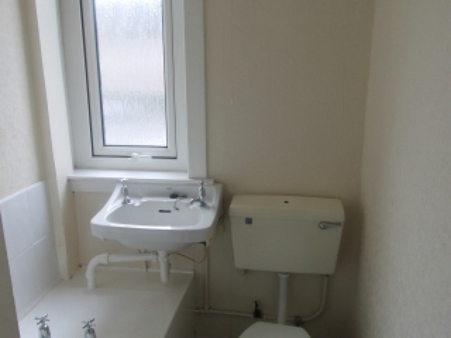  Image of 2 bedroom Flat to rent in Netherhill Road Paisley PA3 at Paisley Renfrewshire Renfrewshire, PA3 4RH