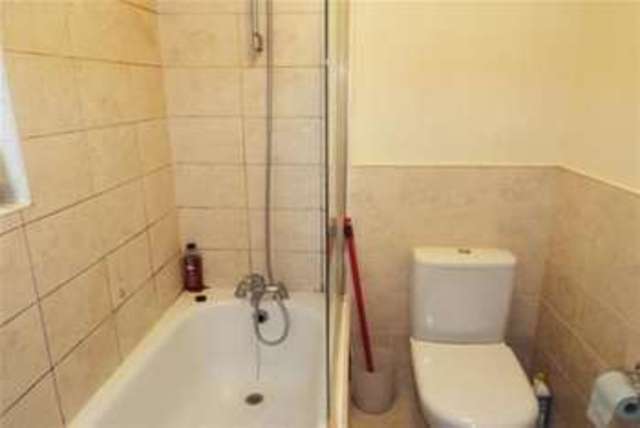  Image of 1 bedroom Flat to rent in Netherlands Road New Barnet Barnet EN5 at Barnet, EN5 1BP