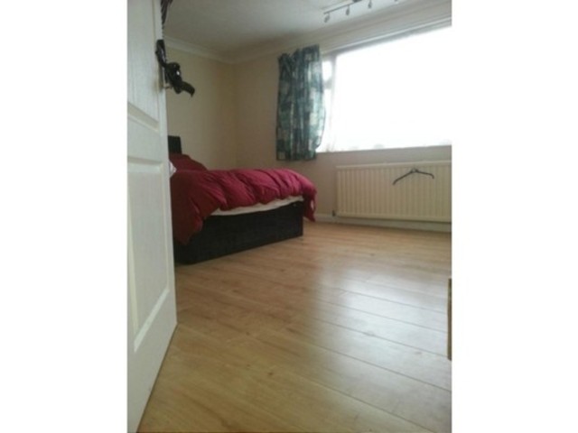  Image of 1 bedroom Flat to rent in New Plaistow Road London E15 at New Plaistow Road  Stratford, E15 3JB