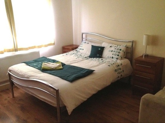  Image of 2 bedroom Flat to rent in Newland Street London E16 at Newlands Street  Canning Town, E16 2HN