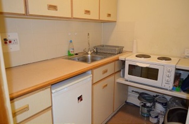  Image of Detached house to rent in East Barnet Road New Barnet Barnet EN4 at Night House 27 East Barnet Road Barnet, EN4 8RN
