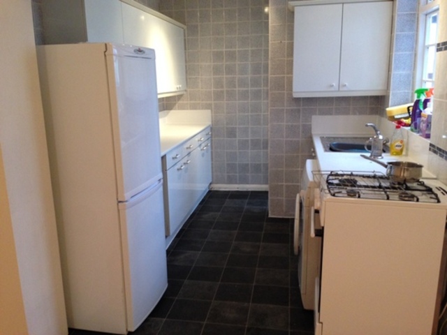  Image of 2 bedroom Detached house to rent in North Avenue London N18 at North Avenue  Edmonton, N18 2PS