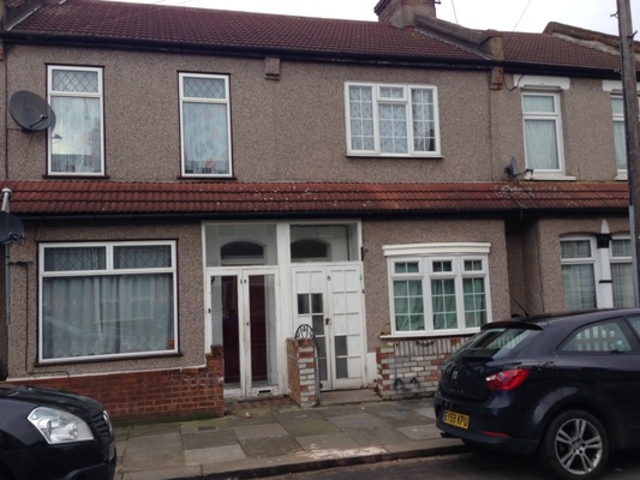  Image of 2 bedroom Detached house to rent in North Avenue London N18 at North Avenue  Edmonton, N18 2PS