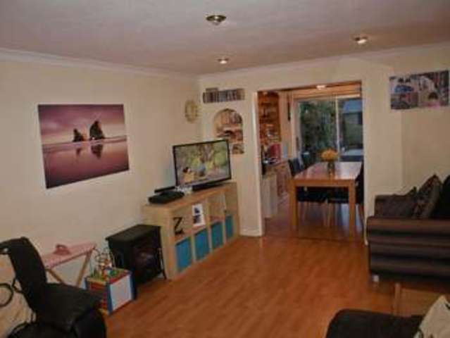  Image of 3 bedroom Semi-Detached house for sale in Suncote Avenue Dunstable LU6 at Suncote Avenue  Dunstable, LU6 1BN
