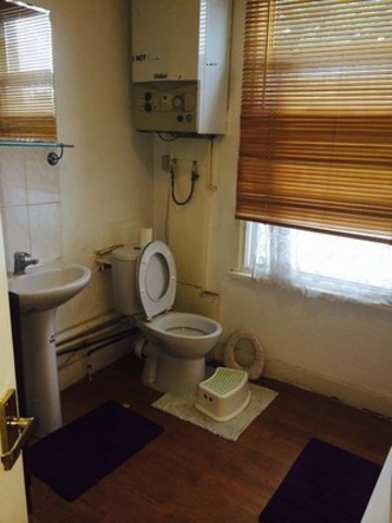  Image of 1 bedroom Terraced house to rent in North Road Ilford IG3 at NORTH ROAD  SEVEN KINGS, IG3 8AJ