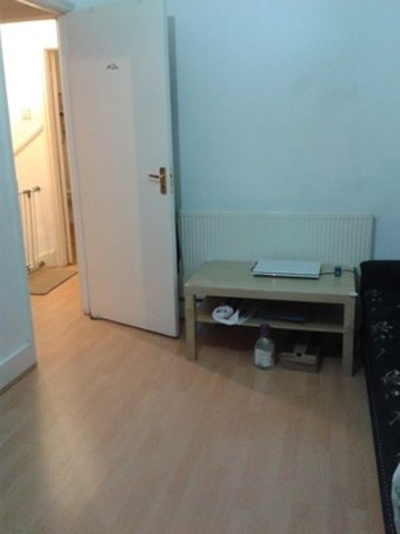  Image of 1 bedroom Terraced house to rent in North Road Ilford IG3 at NORTH ROAD  ILFORD, IG3 8AJ