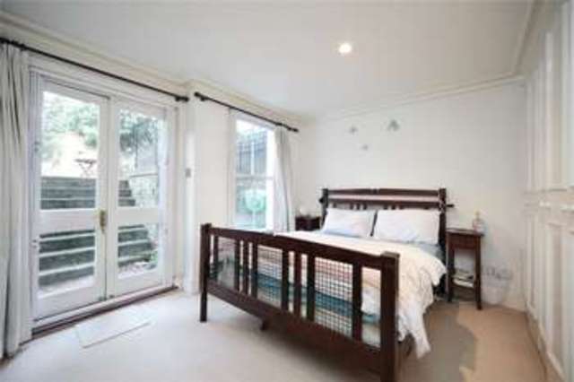  Image of 2 bedroom Flat to rent in North Side Wandsworth Common London SW18 at Wandsworth London Earlsfield, SW18 2SL
