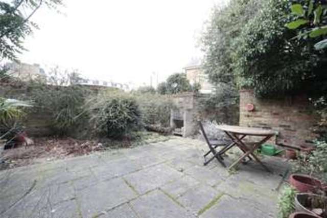  Image of 2 bedroom Flat to rent in North Side Wandsworth Common London SW18 at Wandsworth London Earlsfield, SW18 2SL