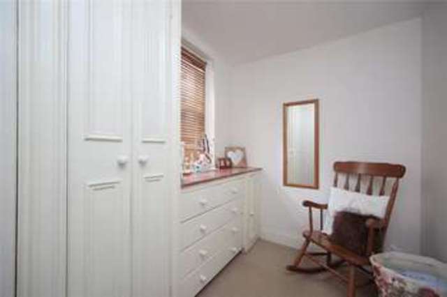  Image of 2 bedroom Flat to rent in North Side Wandsworth Common London SW18 at Wandsworth London Earlsfield, SW18 2SL
