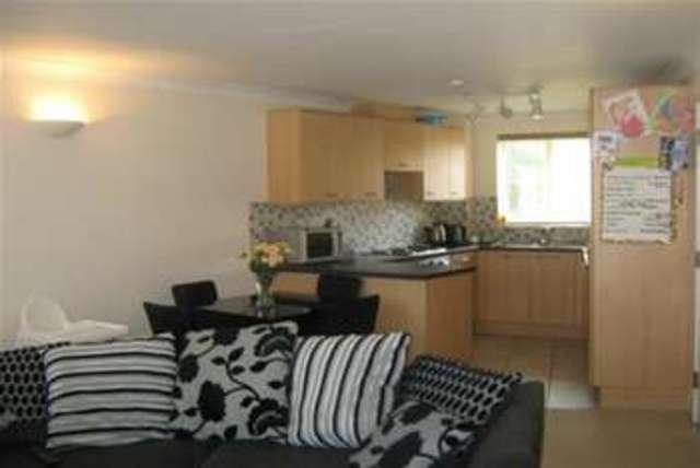  Image of 2 bedroom Flat to rent in Chopin Mews Mazurek Way Swindon SN25 at Swindon, SN25 1TS