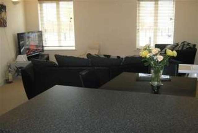  Image of 2 bedroom Flat to rent in Chopin Mews Mazurek Way Swindon SN25 at Swindon, SN25 1TS