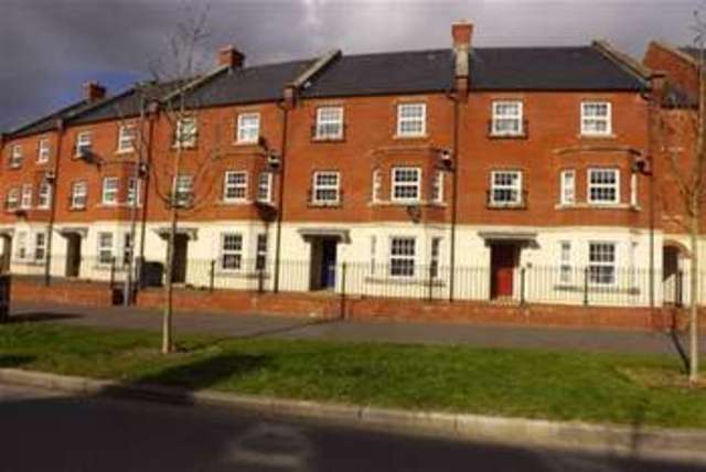  Image of 3 bedroom Property to rent in Queen Elizabeth Drive Swindon SN25 at Swindon, SN25 1XA