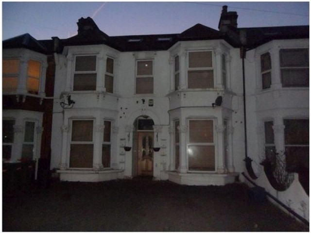  Image of 1 bedroom Flat to rent in Vaughan Gardens Cranbrook Ilford IG1 at + NORTHBROOK ROAD  Ilford, IG1 3PB