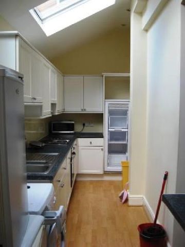  Image of 6 bedroom House Share to rent in Oak Tree Lane Selly Oak Birmingham B29 at Selly Oak West Midlands Selly Oak, B29 6HX