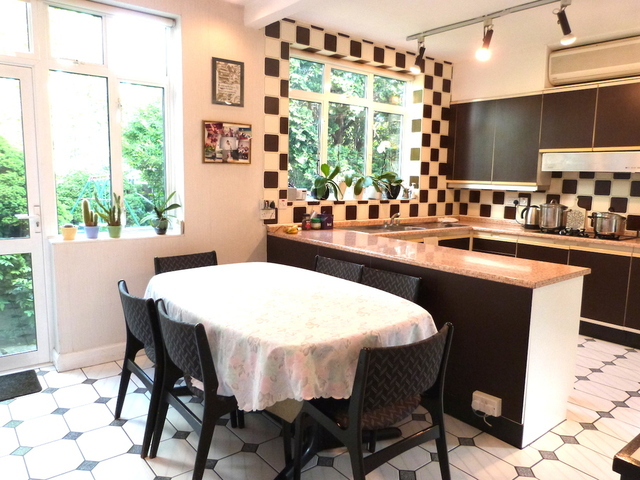  Image of 5 bedroom Detached house to rent in Oakfields Road London NW11 at TEMPLE FORTUNE, GOLDERS GREEN  GOLDERS GREEN, NW11 0HY