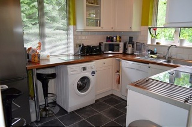 Image of 2 bedroom Maisonette to rent in Oakwood Close London N14 at Oakwood Close  Southgate, N14 4JY