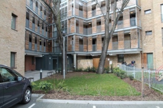 Image of 3 bedroom Flat to rent in Oberon Court London E6 at Oberon Court  East Ham, E6 1BF