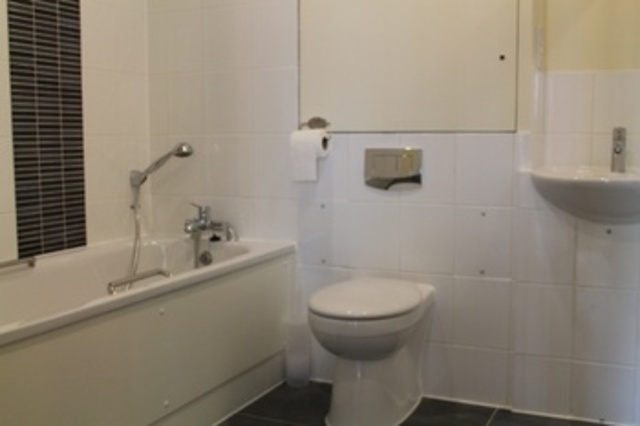  Image of 3 bedroom Flat to rent in Oberon Court London E6 at Oberon Court  East Ham, E6 1BF