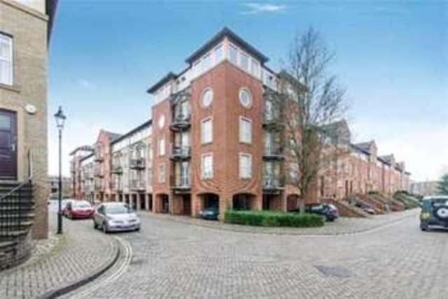  Image of 3 bedroom Flat to rent in Asturias Way Southampton SO14 at Southampton, SO14 3HT