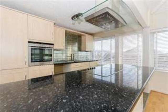  Image of 3 bedroom Flat to rent in Asturias Way Southampton SO14 at Southampton, SO14 3HT