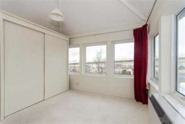  Image of 3 bedroom Flat to rent in Asturias Way Southampton SO14 at Southampton, SO14 3HT