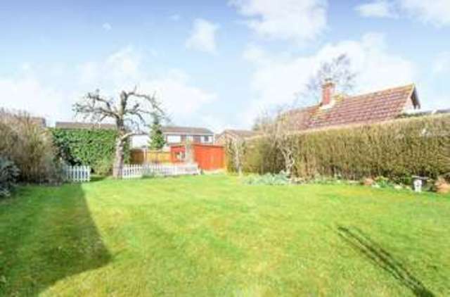  Image of 4 bedroom Detached house for sale in Old Kempshott Lane Worting Basingstoke RG22 at Old Kempshott Lane Basingstoke Basingstoke, RG22 5EN