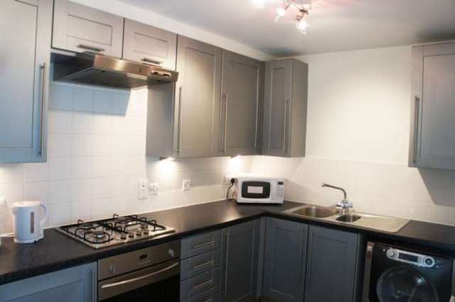  Image of 2 bedroom Apartment to rent in Pegler Way Crawley RH11 at Old Meadow House Peglar Way Crawley, RH11 7AD