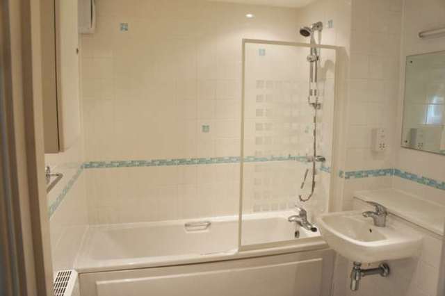  Image of 2 bedroom Apartment to rent in Pegler Way Crawley RH11 at Old Meadow House Peglar Way Crawley, RH11 7AD