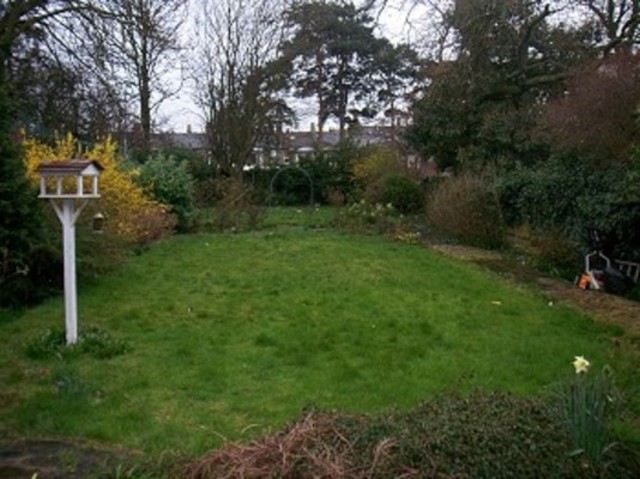  Image of Studio flat to rent in Old Park Road London N13 at Old Park Road  Palmers Green, N13 4RE