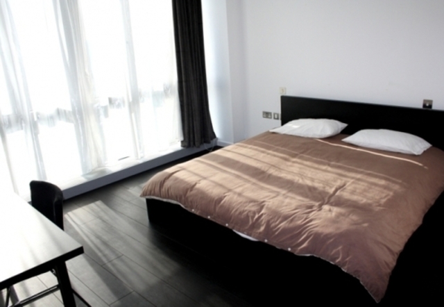  Image of 3 bedroom Apartment to rent in Taeping Street London E14 at Ontario Tower  Canary Wharf, E14 9UN
