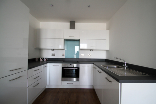  Image of 1 bedroom Apartment to rent in High Street London E15 at Opal Court  London, E15 2NE