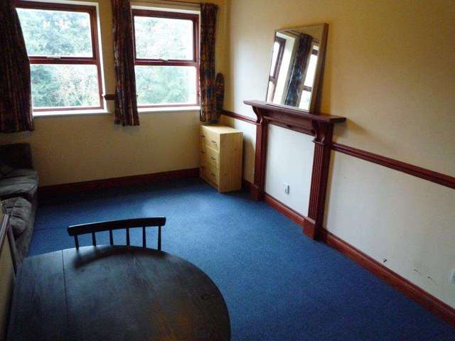  Image of 1 bedroom Apartment to rent in Ladybarn Lane Fallowfield Manchester M14 at Ladybarn Lane Fallowfield Manchester, M14 6NX