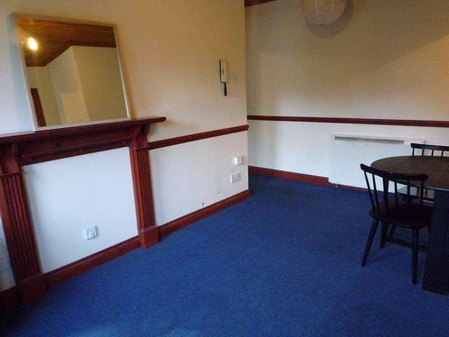  Image of 1 bedroom Apartment to rent in Ladybarn Lane Fallowfield Manchester M14 at Ladybarn Lane Fallowfield Manchester, M14 6NX