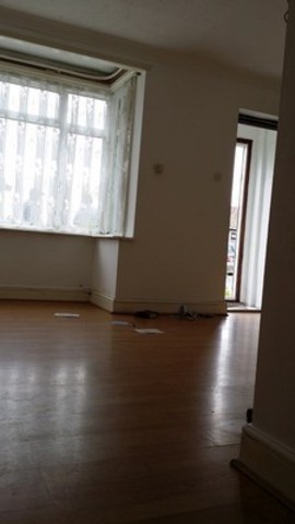  Image of 3 bedroom Terraced house to rent in Oval Road South Dagenham RM10 at OVAL ROAD SOUTH  DAGENHAM HEATH, RM10 9DS