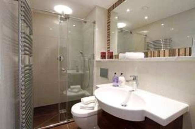  Image of 4 bedroom Detached house to rent in Clifton Road London SW19 at Morden, SW19 4QX