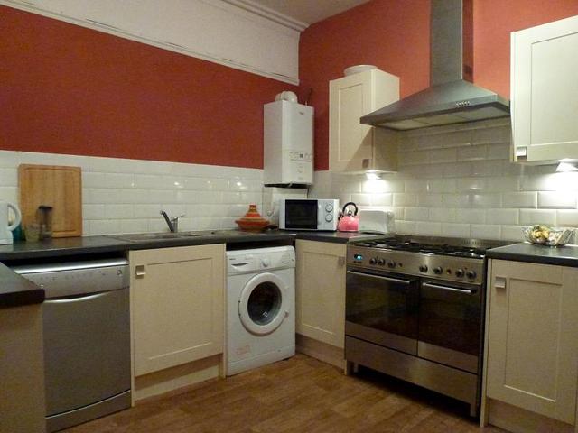  Image of 2 bedroom Ground Flat to rent in Palmeira Square Hove BN3 at Hove, BN3 2JB
