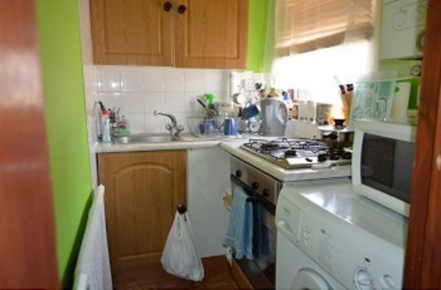  Image of Studio flat to rent in Park Avenue London N13 at Park Avenue  Palmers Green, N13 5PG