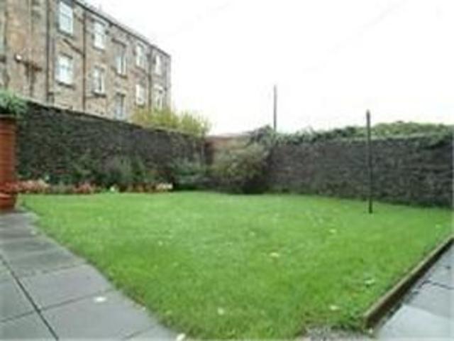  Image of 2 bedroom Flat to rent in Park Lane Stirling FK8 at Stirling Town Stirling Stirling, FK8 1NN