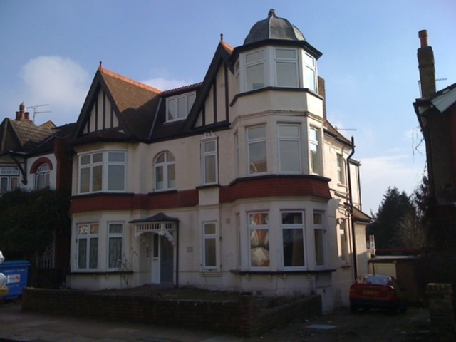  Image of Studio flat to rent in Ulleswater Road London N14 at Park Lodge Ulleswater Road Southgate, N14 7BS